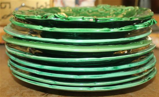 Collection green leaf dishes